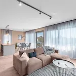 Querchus Penthouse 8 Partment Mit Jacuzzi By Interhome * Karigador