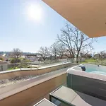 Querchus Penthouse 8 Partment Mit Jacuzzi By Interhome
