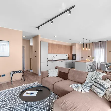 Querchus Penthouse 8 Partment Mit Jacuzzi By Interhome * Karigador