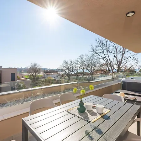 Querchus Penthouse 8 Partment Mit Jacuzzi By Interhome *