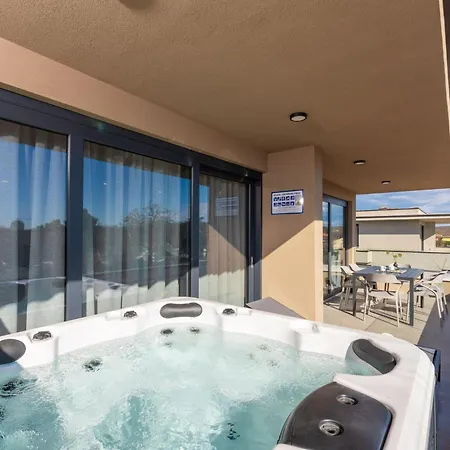 Querchus Penthouse 8 Partment Mit Jacuzzi By Interhome *