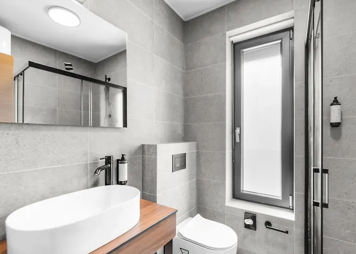Querchus Penthouse 8 Partment Mit Jacuzzi By Interhome Karigador