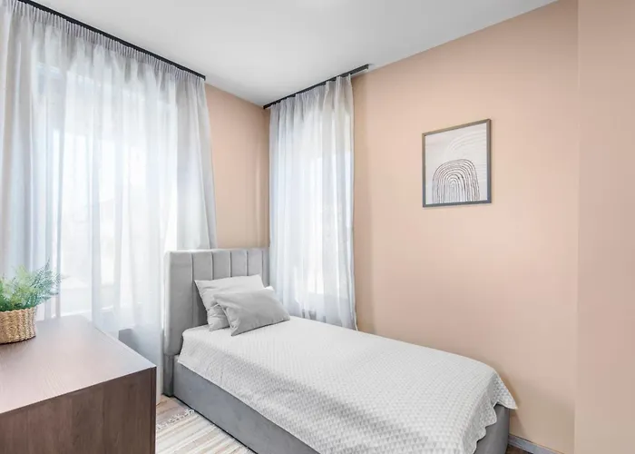Querchus Penthouse 8 Partment Mit Jacuzzi By Interhome Daire *
