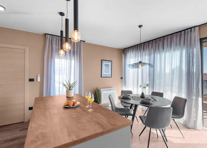 Querchus Penthouse 8 Partment Mit Jacuzzi By Interhome *