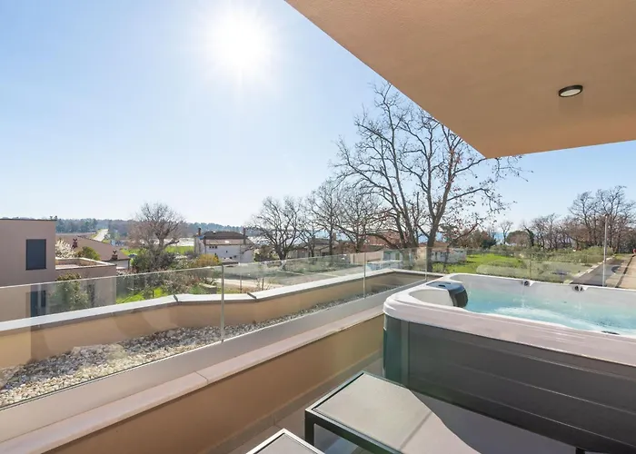 Querchus Penthouse 8 Partment Mit Jacuzzi By Interhome