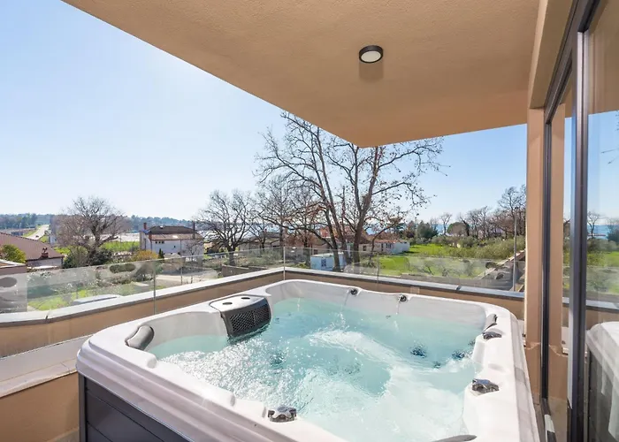 Querchus Penthouse 8 Partment Mit Jacuzzi By Interhome *