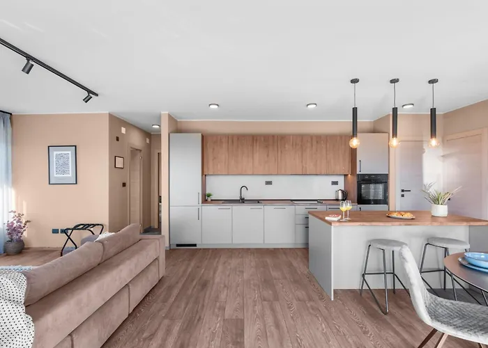 Daire Querchus Penthouse 8 Partment Mit Jacuzzi By Interhome Karigador