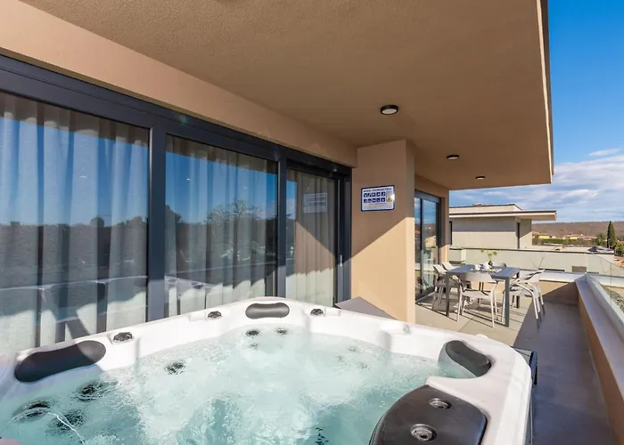 Querchus Penthouse 8 Partment Mit Jacuzzi By Interhome *