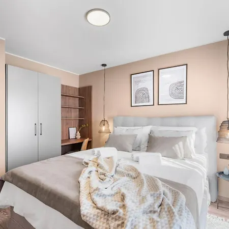 Querchus Penthouse 8 Partment Mit Jacuzzi By Interhome