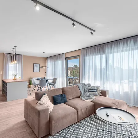 Querchus Penthouse 8 Partment Mit Jacuzzi By Interhome * Karigador