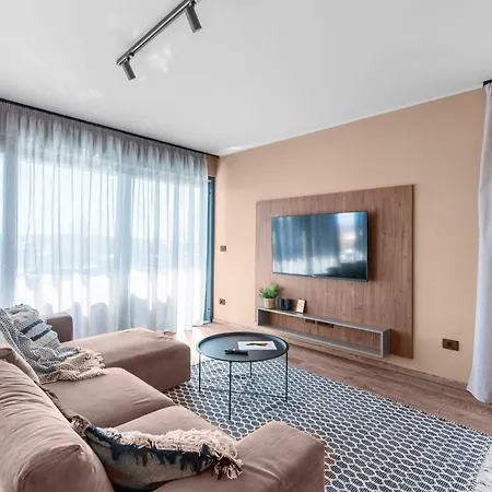 Querchus Penthouse 8 Partment Mit Jacuzzi By Interhome Karigador