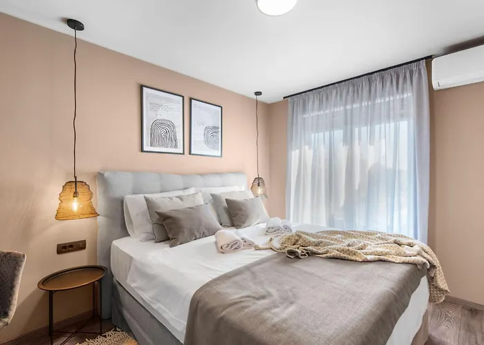 Querchus Penthouse 8 Partment Mit Jacuzzi By Interhome Apartament Karigador