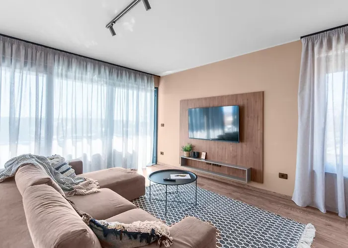 Querchus Penthouse 8 Partment Mit Jacuzzi By Interhome Karigador