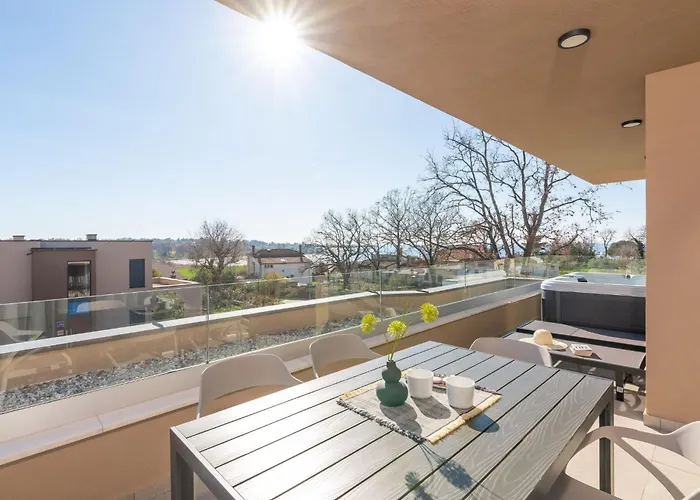 Querchus Penthouse 8 Partment Mit Jacuzzi By Interhome *